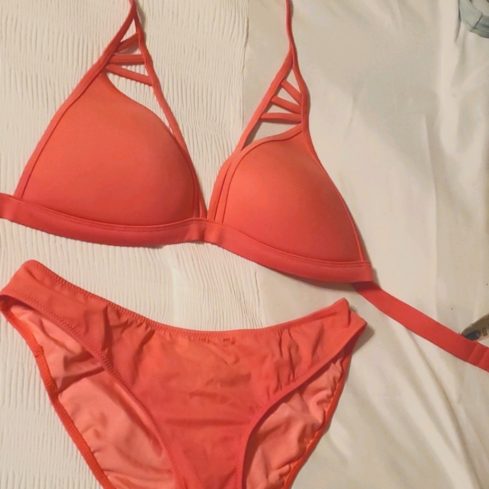 Pink Victoria’s Secret bikini